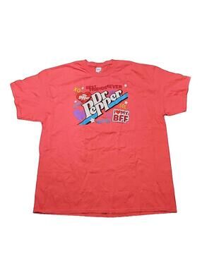 Gildan Dr Pepper Graphic Tee Red 2XL – Preowned Excellent w/ Minor Stitch Flaw